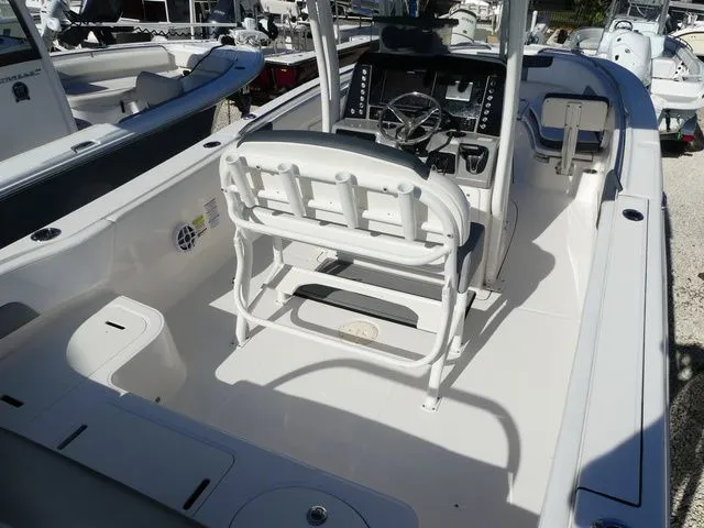 Slide: The Image of Robalo R242EX 2021 - 5