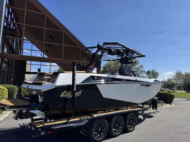 Slide: The Image of Tigé Ultré 25ZX 2026 - 8