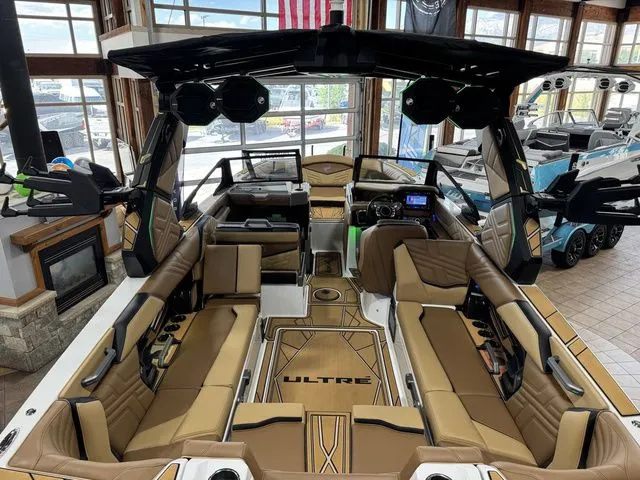 Slide: The Image of Tigé Ultré 25ZX 2026 - 9