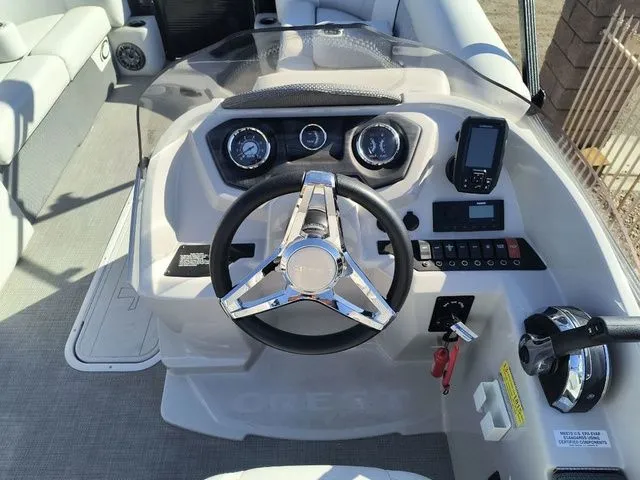 Slide: The Image of Crest Classic DLX 220 SLC 2022 - 11