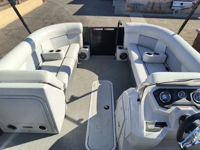 Slide: The Image of Crest Classic DLX 220 SLC 2022 - 12