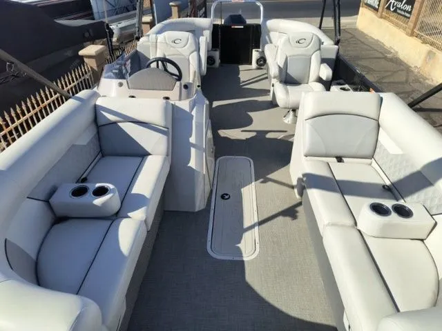 Slide: The Image of Crest Classic DLX 220 SLC 2022 - 13