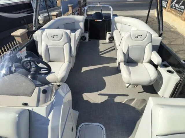 Slide: The Image of Crest Classic DLX 220 SLC 2022 - 15