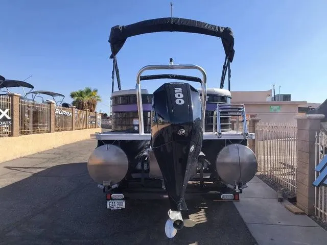 Slide: The Image of Crest Classic DLX 220 SLC 2022 - 4