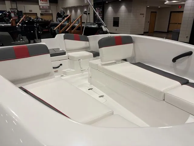 Slide: The Image of Tahoe T16 2026 - 13