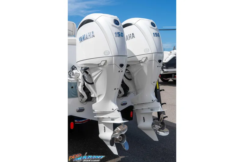 Slide: The Image of Twin Yamaha 150 outboard engines on a 2026 Sea Hunt Ultra 265 SE boat. - 42