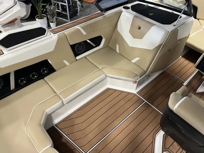 Slide: The Image of Nautique Super Air Nautique GS20 2026 - 13