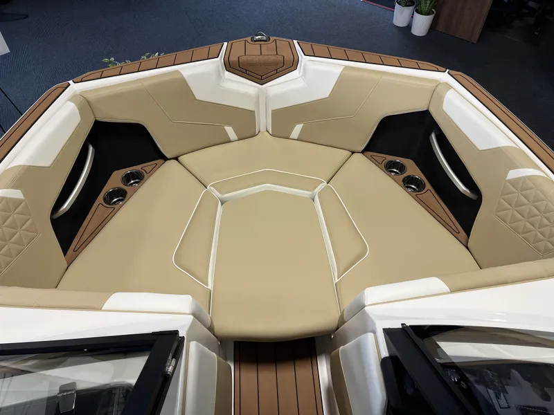 Slide: The Image of Nautique Super Air Nautique GS20 2026 - 14