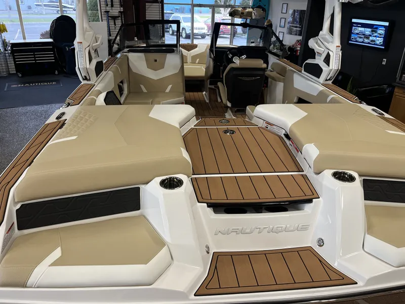 Slide: The Image of Nautique Super Air Nautique GS20 2026 - 8