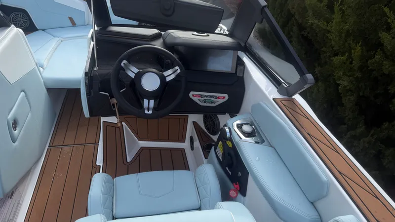 Slide: The Image of Nautique Super Air Nautique GS22 2026 - 12