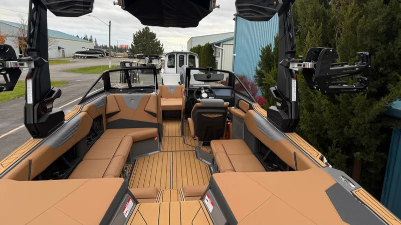 Slide: The Image of Nautique Super Air Nautique S23 2026 - 10