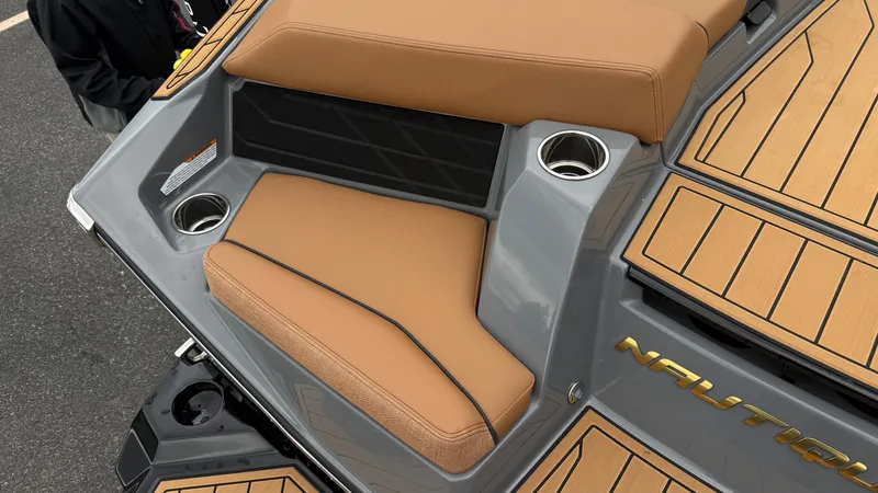 Slide: The Image of Nautique Super Air Nautique S23 2026 - 11