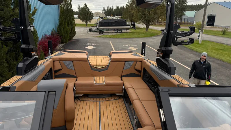 Slide: The Image of Nautique Super Air Nautique S23 2026 - 9