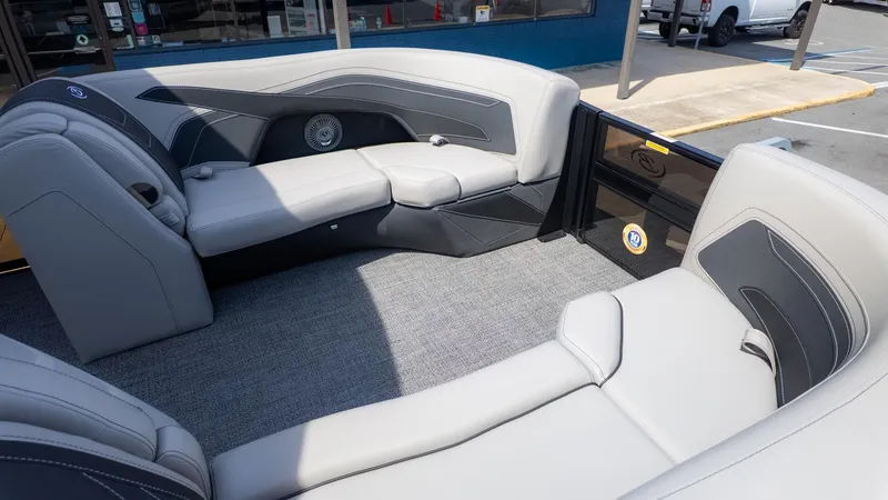 Slide: The Image of Barletta CABRIO C24UE 2026 - 16