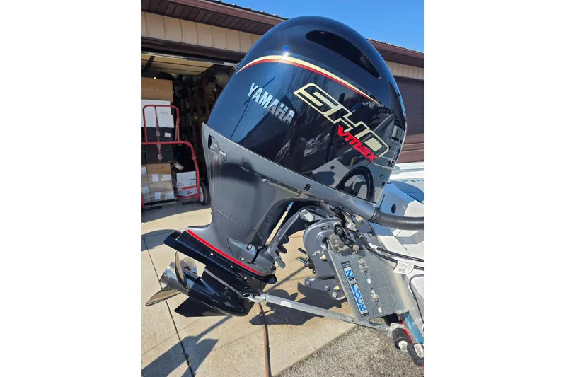 Slide: The Image of Outboard motor on 2026 Xpress H22B Bay boat, featuring Yamaha VMAX engine. - 9