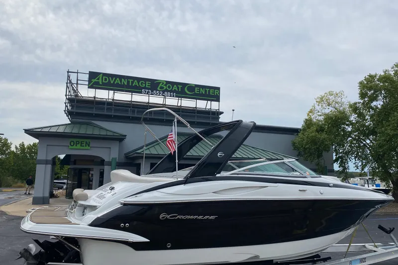 Slide: The Image of 2015 Crownline 305 SS boat at Advantage Boat Center dealership. - 5