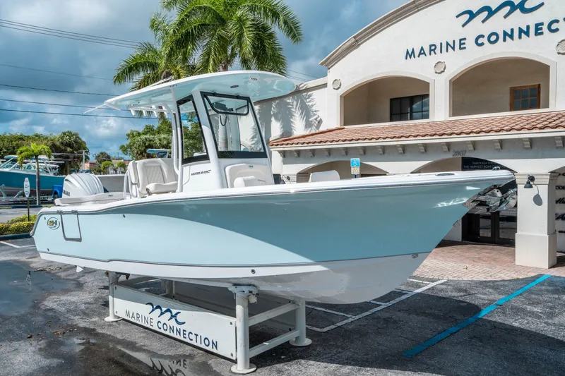 Slide: The Image of Sea Hunt Ultra 245 SE 2026 - 8