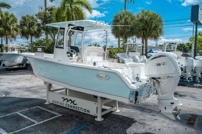 Slide: The Image of Sea Hunt Ultra 245 SE 2026 - 4