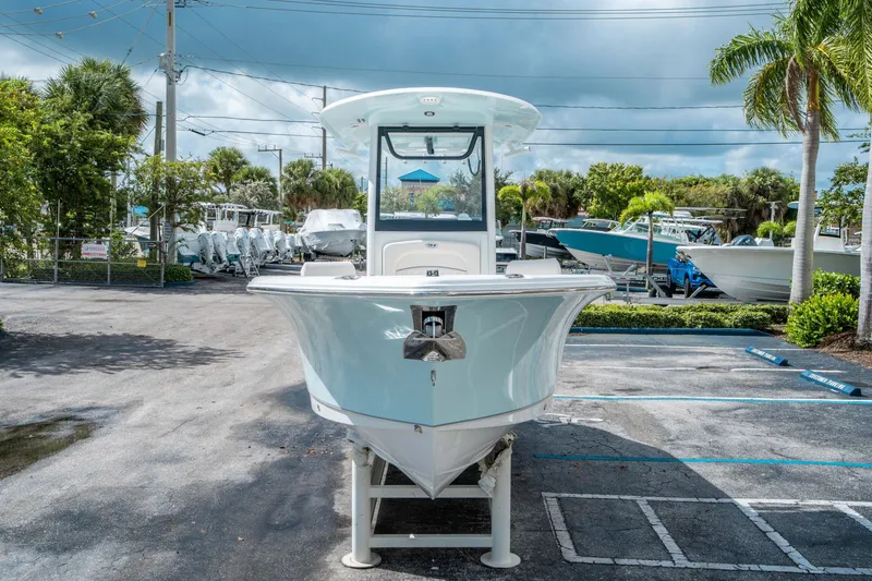 Slide: The Image of Sea Hunt Ultra 245 SE 2026 - 7