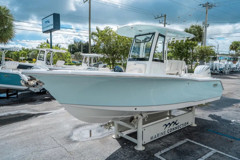 Slide: The Image of Sea Hunt Ultra 245 SE 2026 - 6