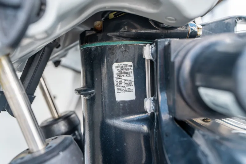 Slide: The Image of Blackfin 332 CC 2021 - 27