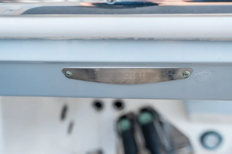 Slide: The Image of Blackfin 332 CC 2021 - 28