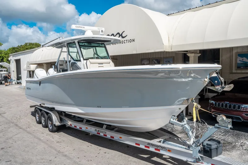 Slide: The Image of Blackfin 332 CC 2021 - 4