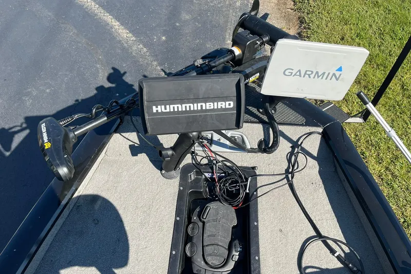 Slide: The Image of 2008 Tracker Pro Team 175 TXW boat with Humminbird and Garmin electronics. - 15