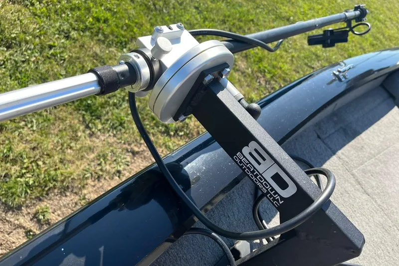 Slide: The Image of Close-up of a 2008 Tracker Pro Team 175 TXW boat accessory on a sunny day. - 16