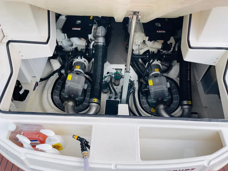 Slide: The Image of Regal 42 Sport Coupe 2014 - 20