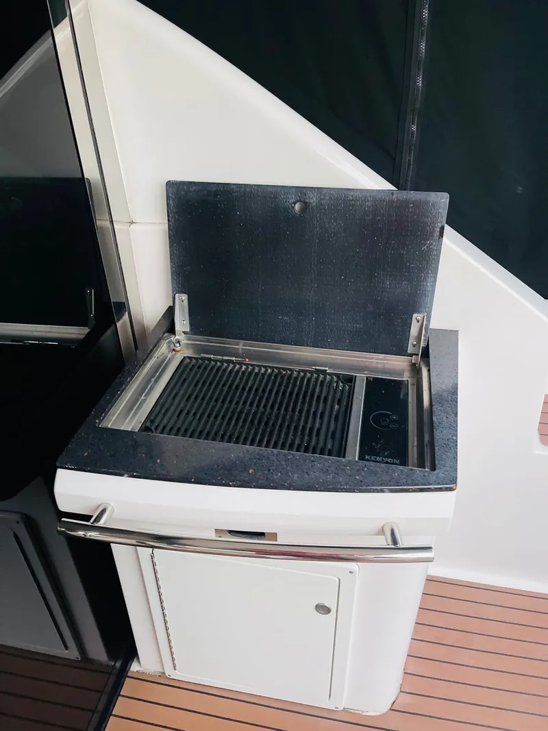 Slide: The Image of Regal 42 Sport Coupe 2014 - 6