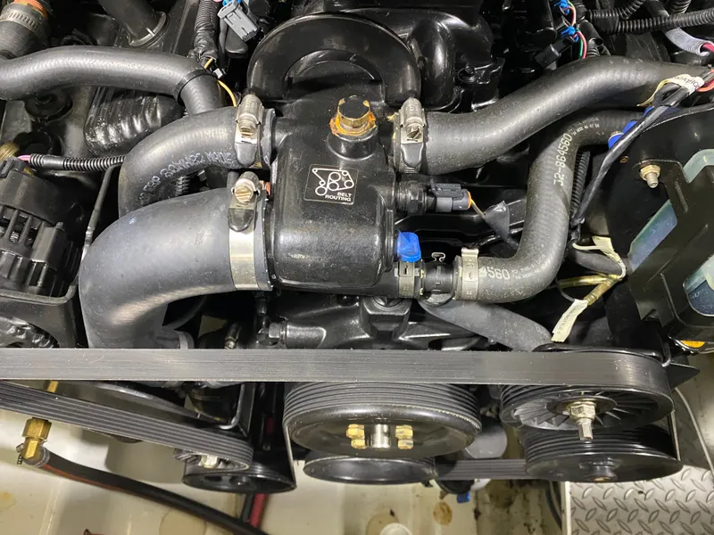 Slide: The Image of Engine compartment of a 2007 Formula 292 FASTech boat. - 47