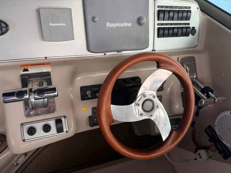 Slide: The Image of Larson CABRIO 2018 - 4