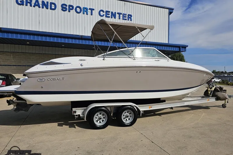 Slide: The Image of 2007 Cobalt 252 boat on trailer at Grand Sport Center. - 10