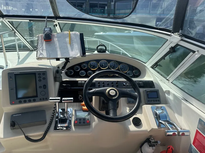 Slide: The Image of Cruisers Yachts 3075 Express 2000 - 2