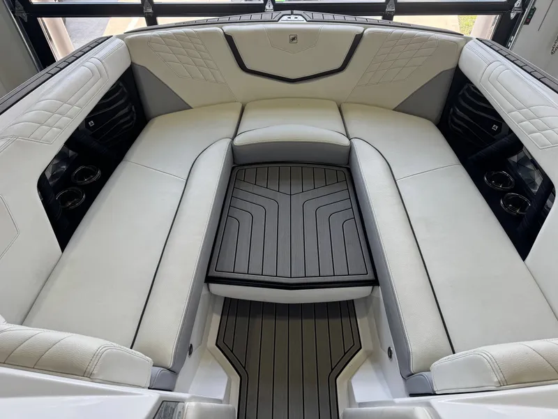 Slide: The Image of Nautique Super Air Nautique G25 2022 - 17