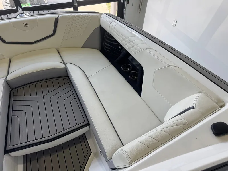 Slide: The Image of Nautique Super Air Nautique G25 2022 - 18