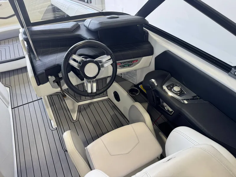 Slide: The Image of Nautique Super Air Nautique G25 2022 - 25