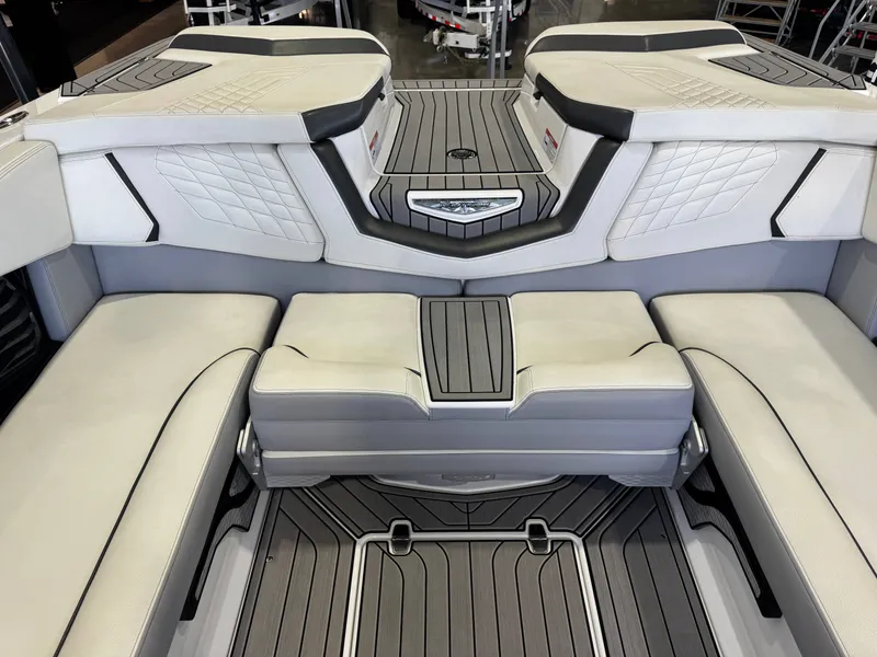 Slide: The Image of Nautique Super Air Nautique G25 2022 - 27