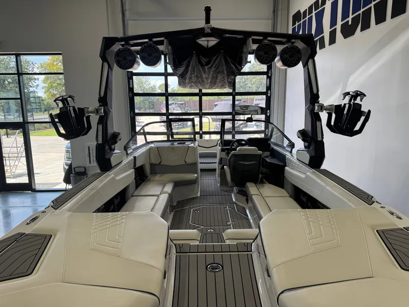 Slide: The Image of Nautique Super Air Nautique G25 2022 - 9