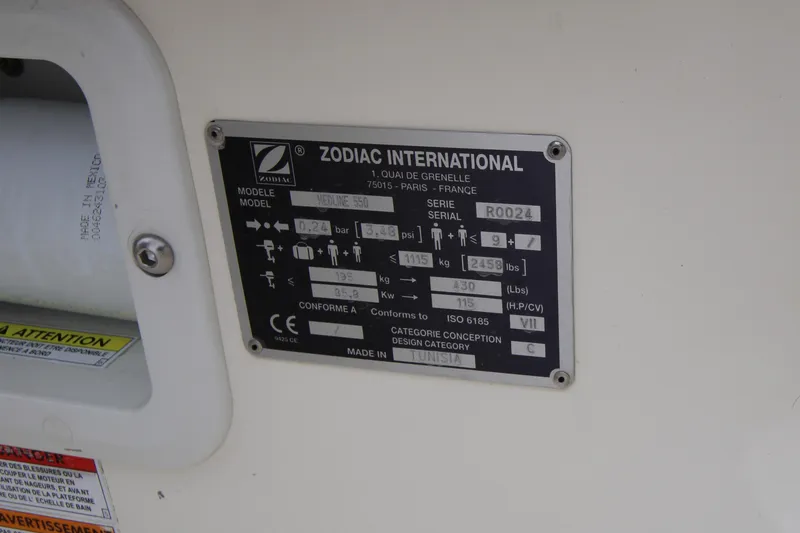 Slide: The Image of Zodiac Medline 550 NEO 2011 model identification plate with specifications and serial number. - 41