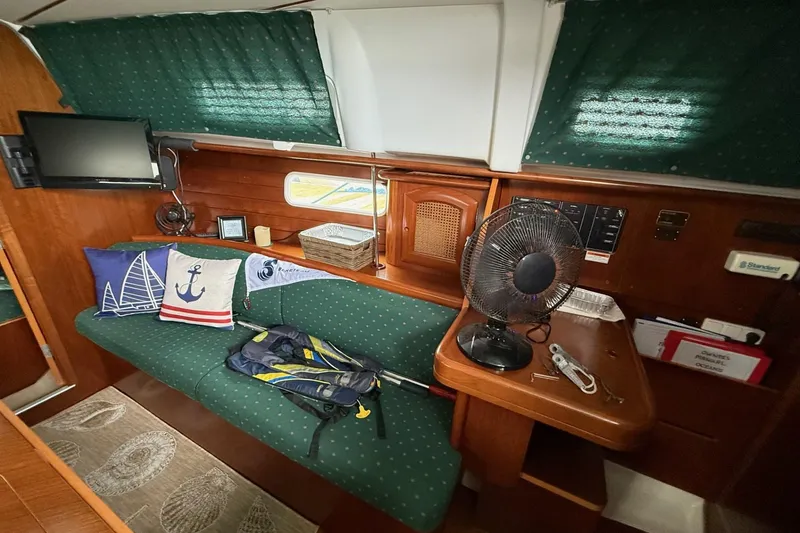 Slide: The Image of Beneteau Oceanis 36 CC - 10