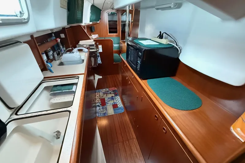 Slide: The Image of Beneteau Oceanis 36 CC - 14