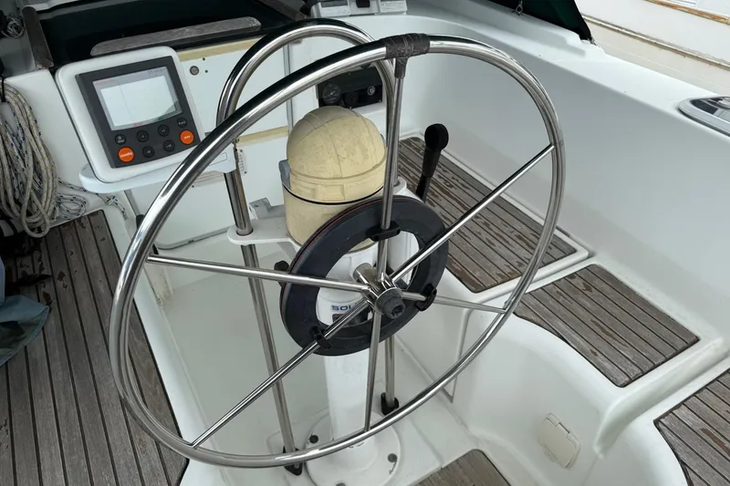 Slide: The Image of Beneteau Oceanis 36 CC - 6