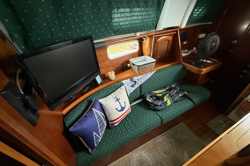 Slide: The Image of Beneteau Oceanis 36 CC - 9