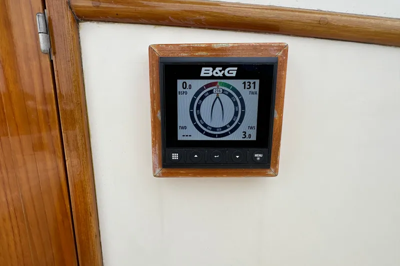 Slide: The Image of B&G marine instrument display on Morris M36, 2006 model, showing wind data. - 26