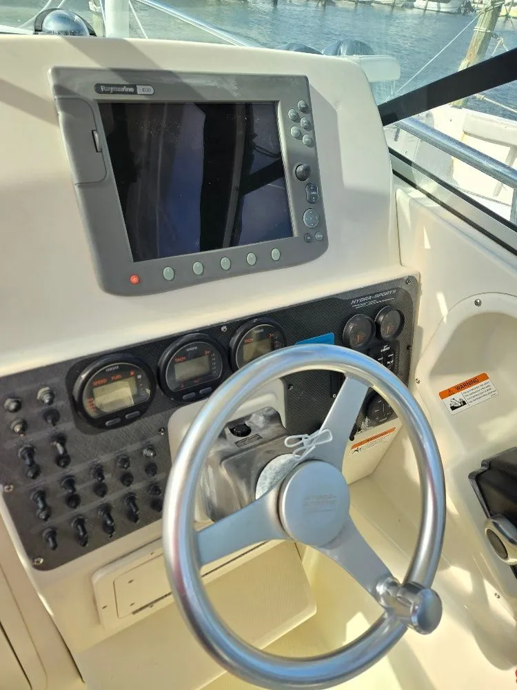 Slide: The Image of Hydra-Sports Vector 2500 VX 2005 - 8