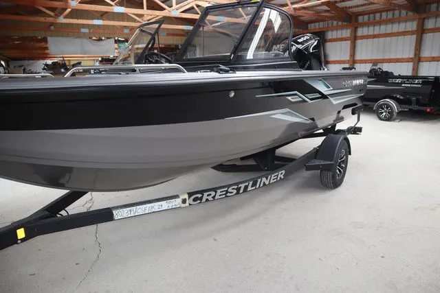 Slide: The Image of Crestliner 1850 Sportfish 2026 - 3