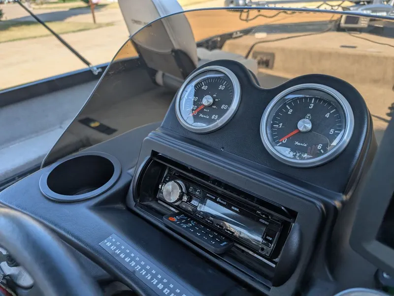 Slide: The Image of Crestliner Crappie 17 2009 - 10