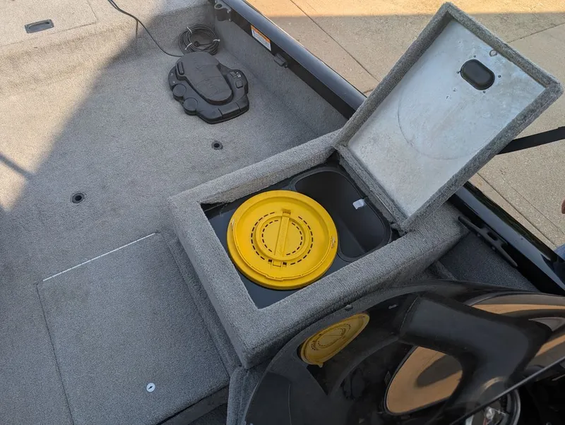 Slide: The Image of Crestliner Crappie 17 2009 - 21